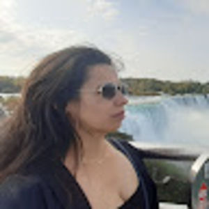 Meet your Posher, Daniela c santos